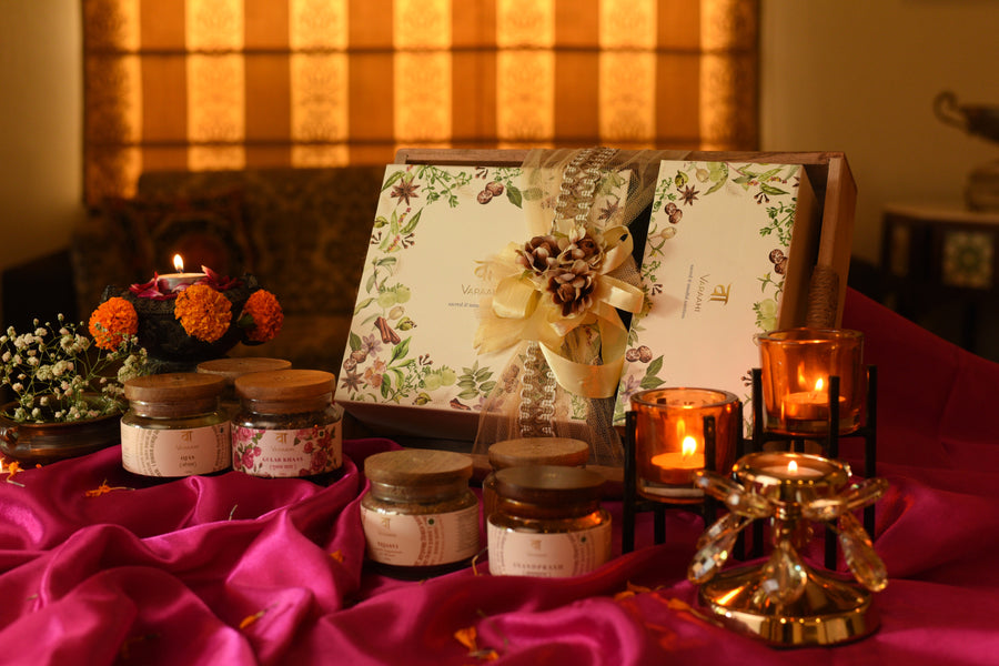 Gift Hamper Of 4 Jars +  2 Jars (Price range: Rs 7600 to Rs 23700)